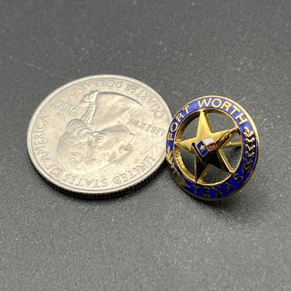 Fort Worth Texas Star Lapel Hat Pin - Picture 2 of 3
